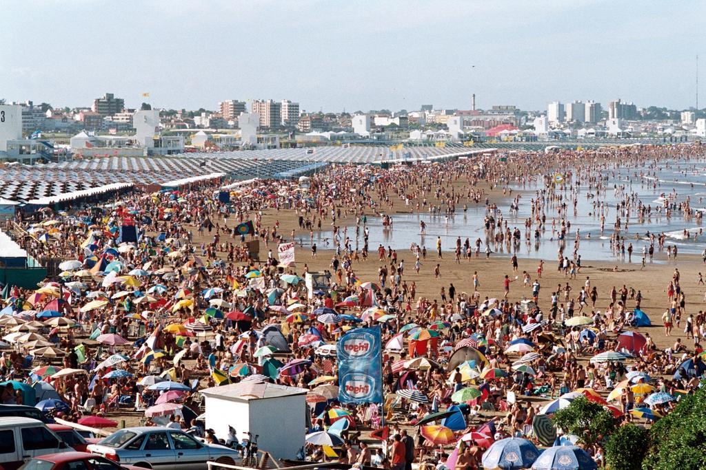 Apart Hotel Family Mar del Plata Exterior photo